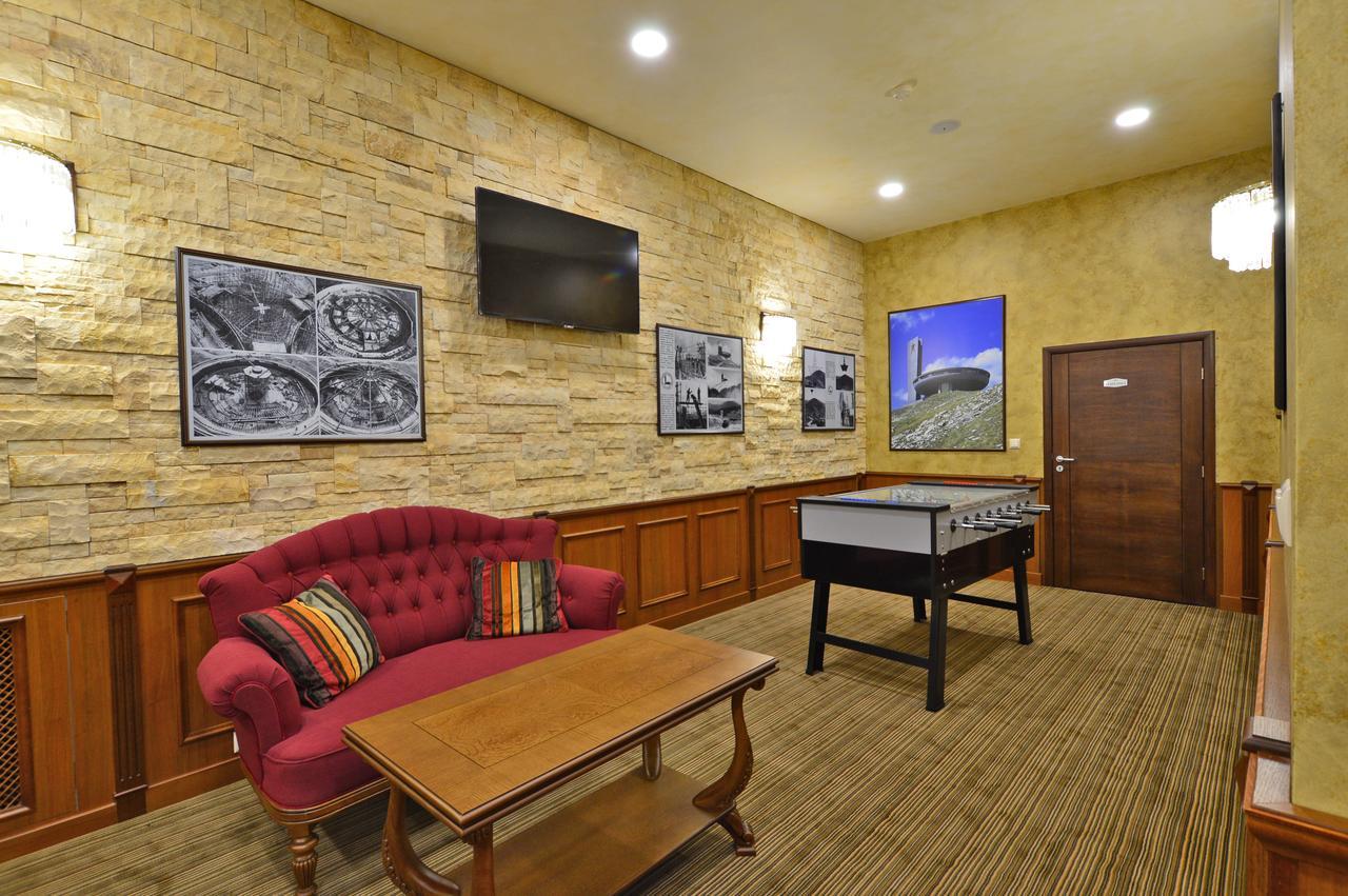 Hotel Edelweiss Shipka Bagian luar foto